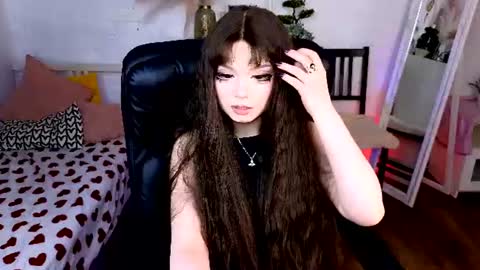 Maddy online show from July 25, 2:48 pm