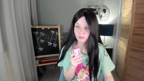 madelaines online show from November 26, 9:50 am