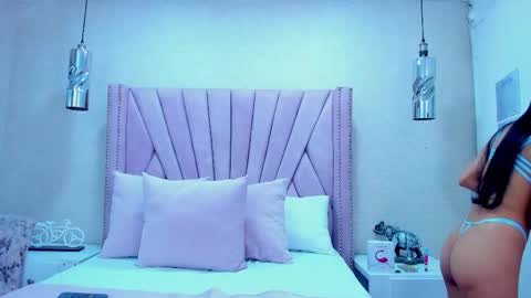 Madelyn Vancee online show from October 14, 11:46 am