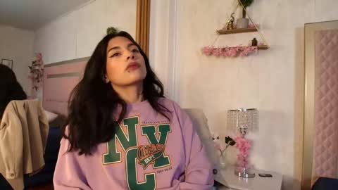 madhison_5 online show from February 25, 1:04 pm