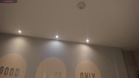 Maddi Collins online show from December 18, 10:54 am