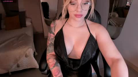 Madison Kane online show from March 19, 11:15 am