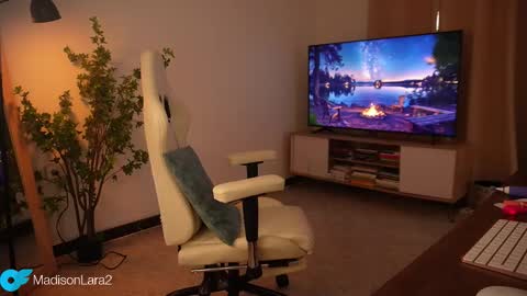 madisonlara online show from November 13, 7:38 pm