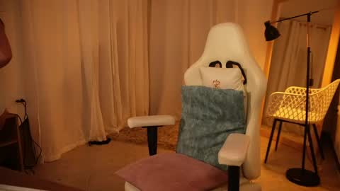 madisonlara online show from April 3, 6:59 pm