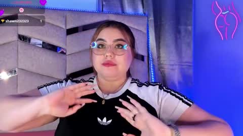 madissonlee__ online show from April 23, 10:11 pm