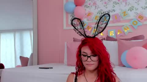 Mae Lyra online show from June 4, 6:03 pm