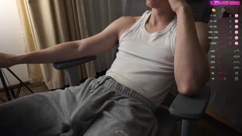 Snapshot of maestro3369 chatting on December 20, 1:58 am Mike XMaestro 3369 online show from December 20, 1:58 am