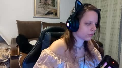 Nicole online show from November 18, 5:38 pm