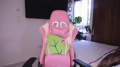 maggie online show from November 8, 4:43 pm