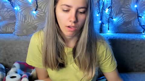 Maggie online show from November 4, 4:03 am