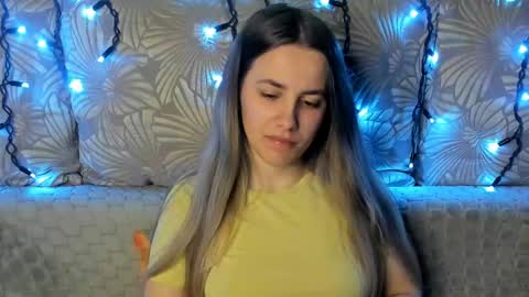 Maggie online show from April 21, 1:42 am