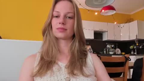 Alice  online show from August 5, 1:52 pm