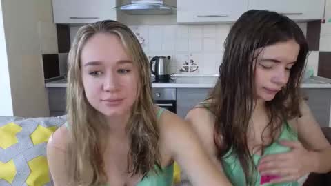 Snapshot of magical_mermaids chatting on September 17, 6:06 am Alice online show from September 17, 6:06 am