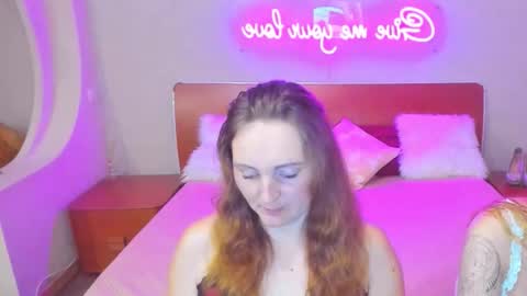 Lili and Bella online show from February 6, 7:05 pm