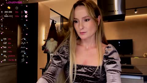 magicpeaach online show from December 20, 7:39 pm