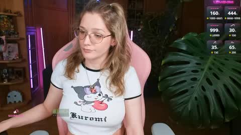 Nicole online show from April 14, 9:40 pm