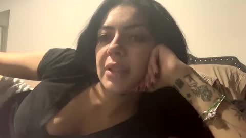 magicvalentine11 online show from December 16, 6:20 am