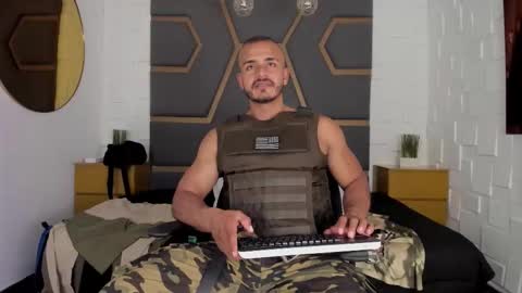 Snapshot of magnusclark chatting on September 12, 7:49 pm Magnusclark online show from September 12, 7:49 pm
