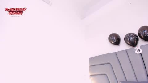 maia_520 online show from November 28, 9:33 pm