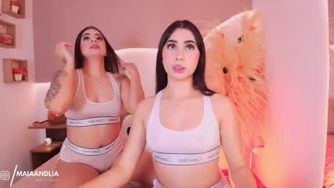 MAIA  LIA  online show from October 26, 11:15 pm