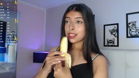 Maia Reficco online show from June 12, 7:46 pm