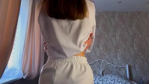 M I A online show from March 15, 10:40 am