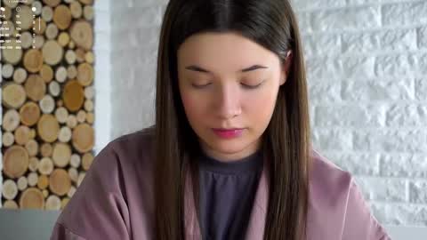 Lucy online show from November 26, 3:15 am