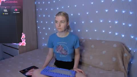 Your kitty online show from October 19, 3:38 pm