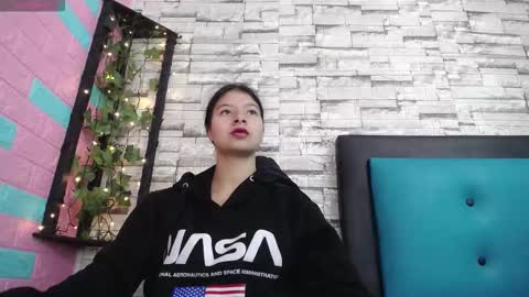  MAILY CAN  online show from November 20, 12:48 pm