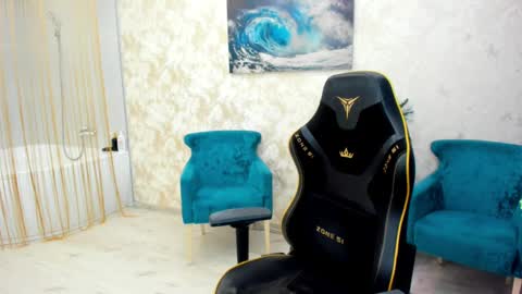 Chloe online show from June 6, 7:03 am