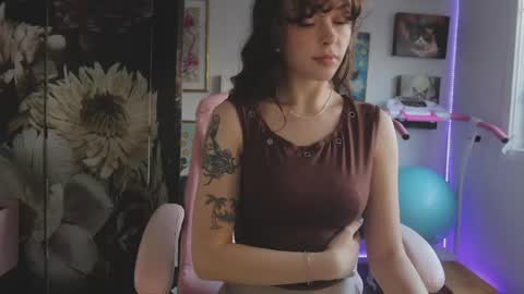 MakiyahBelle online show from April 16, 12:11 am