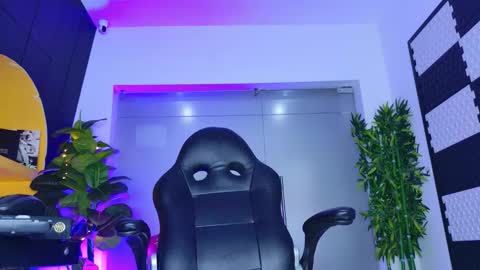   online show from October 24, 1:45 pm