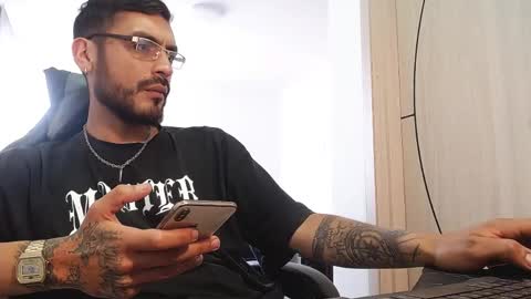 malek_xarx online show from May 25, 9:54 pm