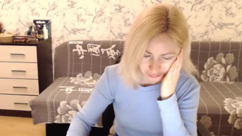 Snapshot of malenamila chatting on October 23, 7:10 am Malena online show from October 23, 7:10 am