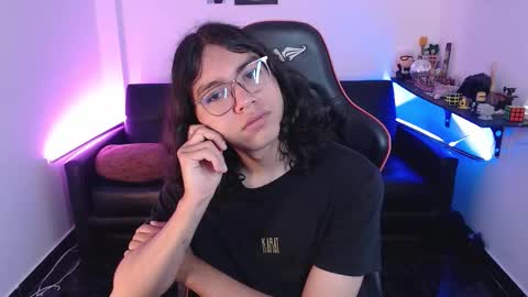 Malik  online show from November 17, 6:10 pm