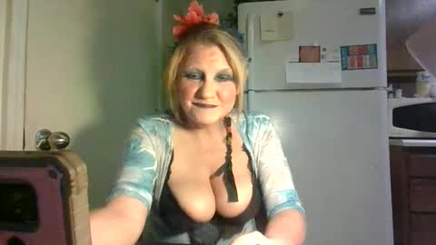 malinda702 online show from April 22, 8:32 am