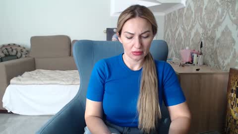 mallinia online show from January 10, 11:37 am