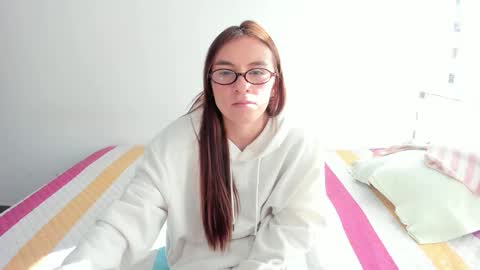 Snapshot of malucam_06 chatting on September 25, 9:22 pm instagram nueela online show from September 25, 9:22 pm