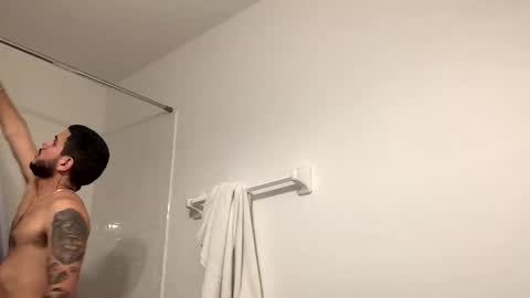 maluma09 online show from February 8, 10:13 pm