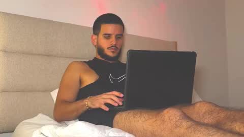 maluma09 online show from October 30, 7:20 am