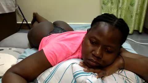 Snapshot of mamasita2023 chatting on October 15, 9:10 am mamasita2023 online show from October 15, 9:10 am