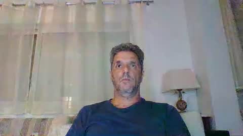 Snapshot of man211172 chatting on September 25, 5:20 pm man211172 online show from September 25, 5:20 pm