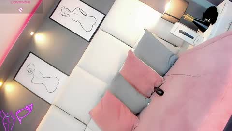 manellyksparklee online show from April 20, 1:58 pm