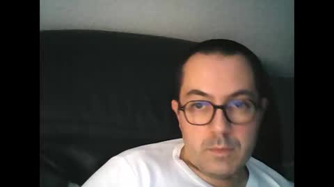 Snapshot of manu5933 chatting on December 19, 3:08 pm manu5933 online show from December 19, 3:08 pm