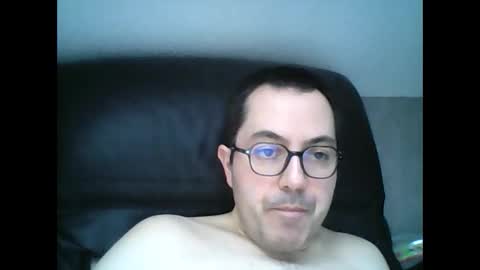 Snapshot of manu5933 chatting on March 1, 1:29 pm manu5933 online show from March 1, 1:29 pm