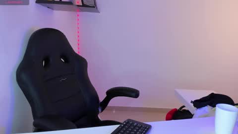 Manuel online show from September 13, 8:55 pm