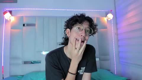 Manuel online show from February 23, 7:28 pm