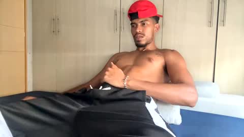 Manuel online show from February 6, 10:32 pm