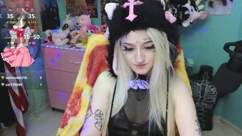 Manuela online show from June 5, 9:31 pm