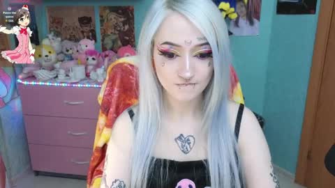 Manuela online show from April 10, 8:35 pm